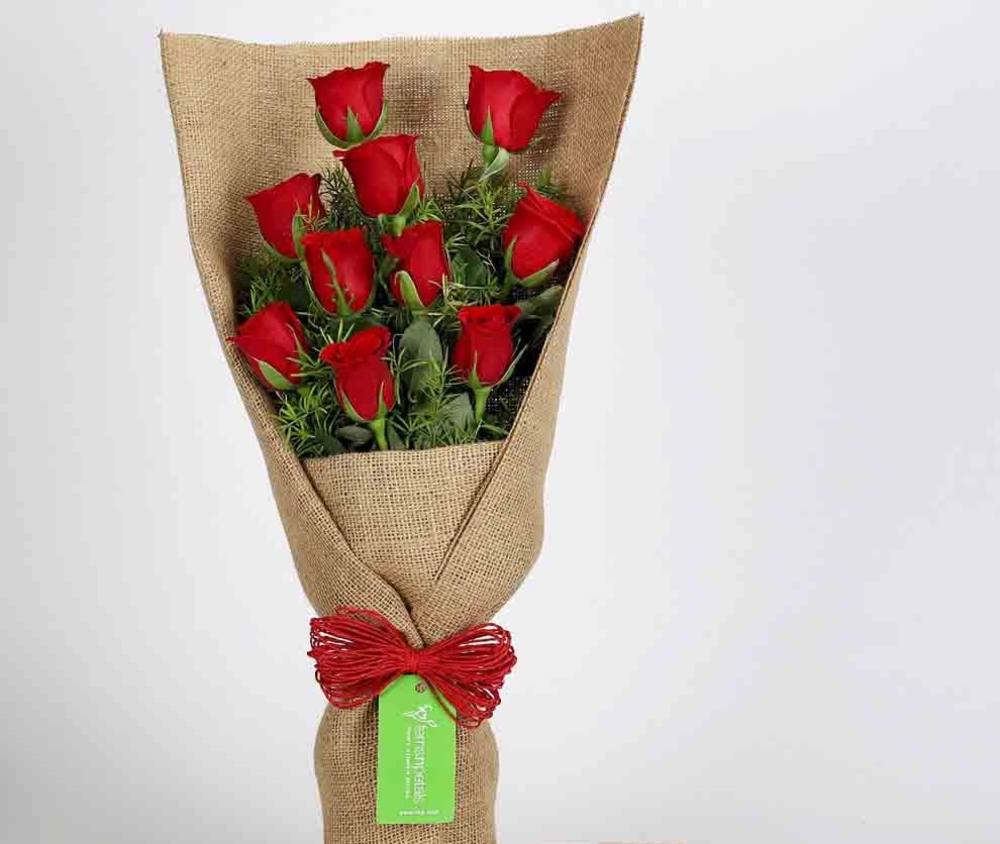 Bunch of 12 Red Roses with Net Packing